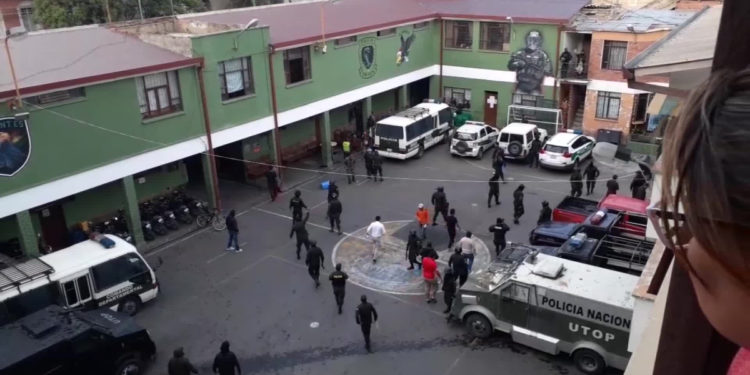 Reportan motines en Cochabamba, Bolivia