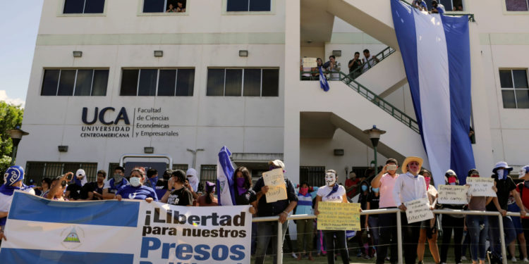 Madres huelguistas de Masaya son rescatadas y trasladadas a Managua, Nicaragua