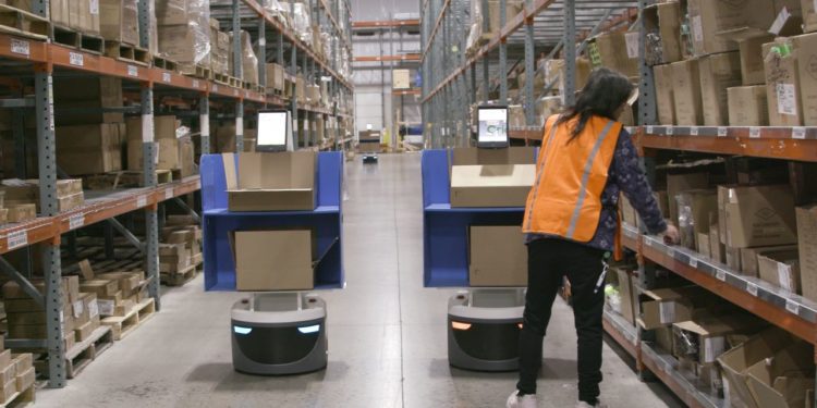 Surge Robots: Holiday Hiring Finds Automation