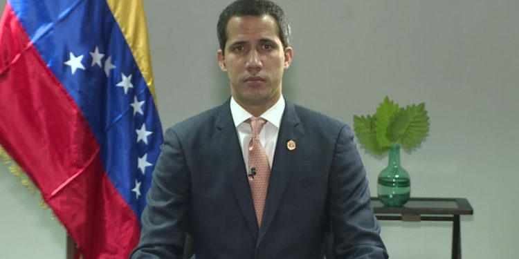 Guaidó responde a declaraciones de Calderón Berti con escueto comunicado