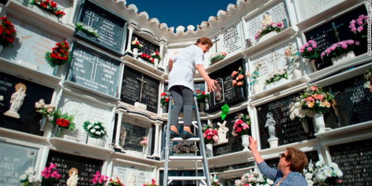 Día de Todos los Santos: la historia y las tradiciones detrás de esta festividad