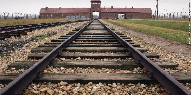 Esta sobreviviente del Holocausto recibe a diario 200 amenazas; ahora necesita protección policial