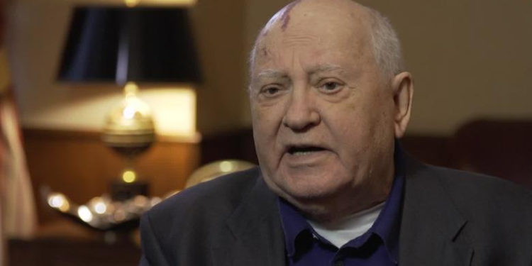 Rusia y Estados Unidos deben evitar una ‘guerra caliente’, advierte Mikhail Gorbachev
