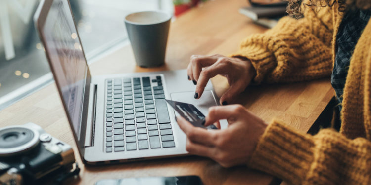 ¡Cuidado, comprador! Estos son los trucos de las tiendas en línea para que compres más y más