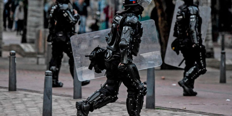 En defensa de la fuerza pública, la institucionalidad y la economía