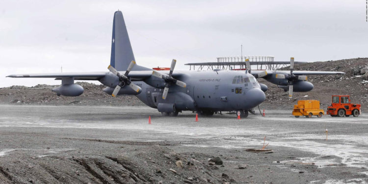 Autoridades chilenas amplían área de búsqueda de avión desaparecido