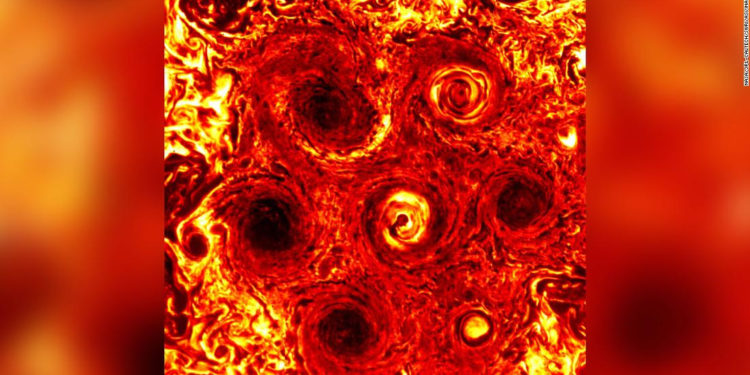 Descubren en Júpiter un ciclón del tamaño de Texas en medio de la misión espacial Juno