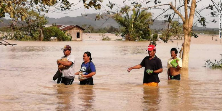 El tifón Phanfone deja al menos 16 muertos en Filipinas el día de Navidad