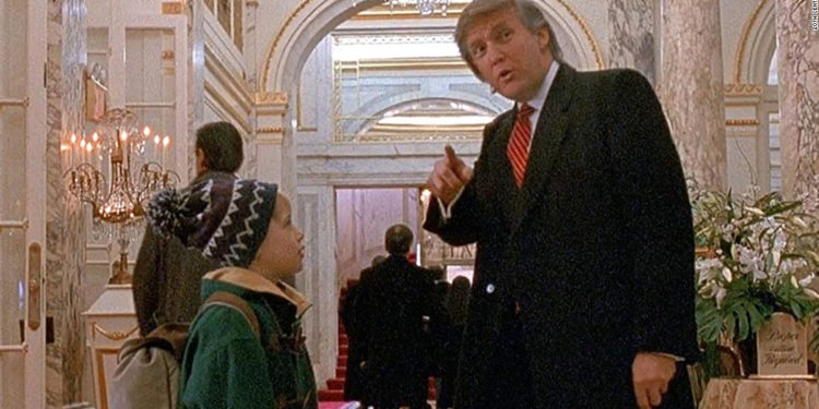 Trump dice que se sintió honrado de estar en ‘Mi Pobre Angelito 2’, ese mismo día, la televisión canadiense transmitió la película sin su aparición