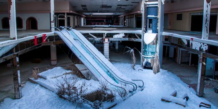 More than 1,700 stores are closing in 2020 as the retail apocalypse drags on. Here’s the full list.