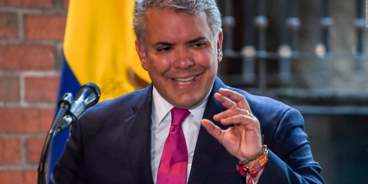 Iván Duque, sobre el escándalo de escuchas ilegales, el asesinato de líderes sociales y el atentado contra Timochenko