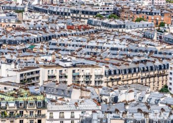 En París, los almacenes de comercio electrónico obtienen un cambio de imagen