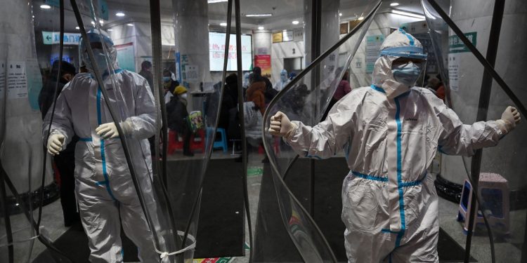 ¿Qué se necesitará para evitar que el coronavirus de Wuhan se propague por todo el mundo?