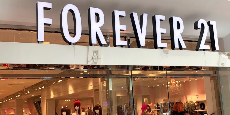 Forever 21 Unveils Deal to Sell to Mall