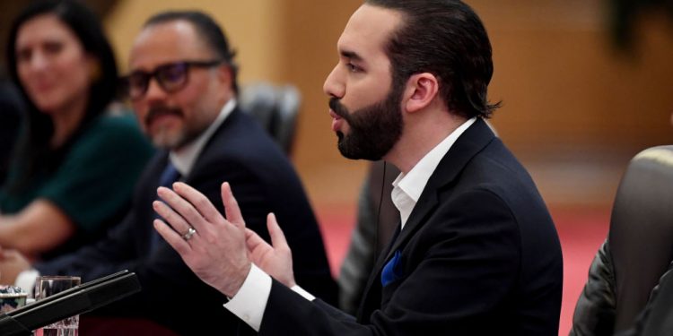 Crece tensión entre poder ejecutivo y el legislativo por préstamo de US$ 109 millones