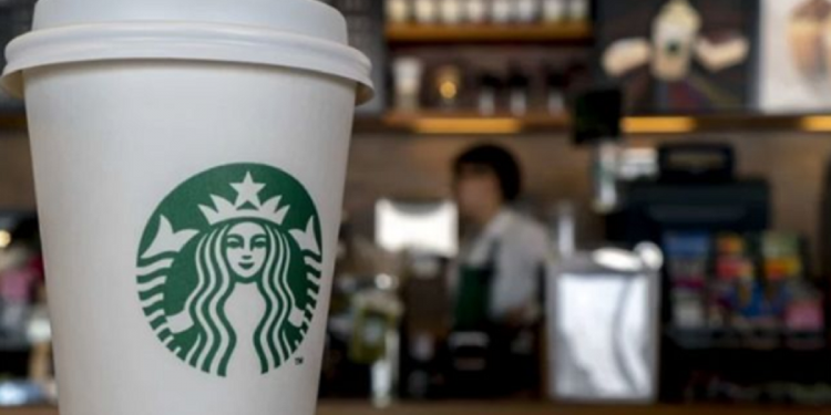 Starbucks dejará de usar vasos desechables y ahora deberás llevar tu propia taza