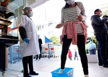 Bioseguridad en supermercados: desde fumigacin de prendas hasta limpieza de suelas