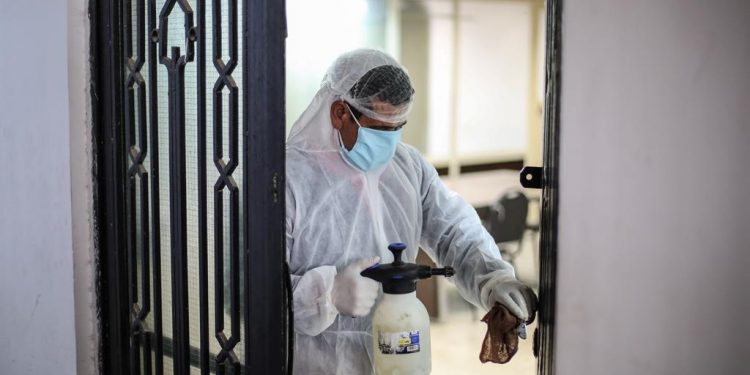 Egipto ordena un cierre parcial de centros comerciales, restaurantes y cafeterías por el coronavirus