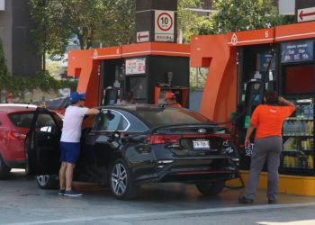 En Monterrey, gasolina Magna baja 3% en su precio