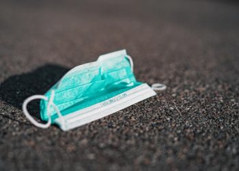 España: más de cien empresas textiles se ofrecen servicios al Gobierno