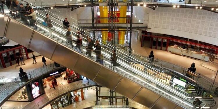 Christian Oros: Centros comerciales y la demanda del canal online en Chile