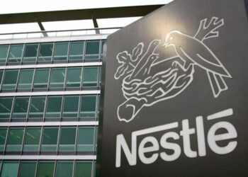 El gigante suizo de la alimentación Nestlé obtuvo un beneficio neto atribuido de 16.905 millones de francos suizos (16.092 millones de euros O 18.368 millones de euros) en 2021