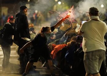 Jacob Blake shooting: Kenosha protesters defy another curfew in third night of protests