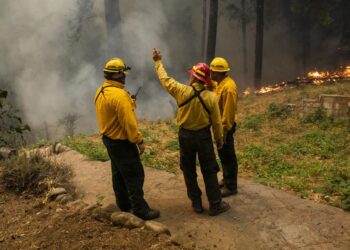 Oregon fires: Oregon authorities battle conspiracy theories as firefighters fight the flames