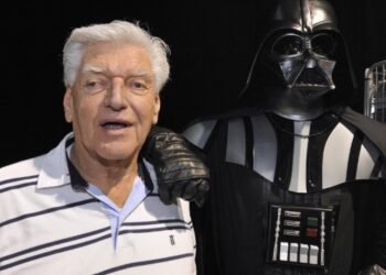 David Prowse, the original Darth Vader, dies aged 85