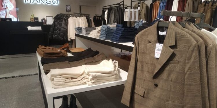 Mango abre sus puertas en el Centro Comercial Puerta Europa