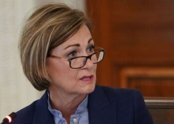 Iowa governor reverses course, issues statewide mask mandate