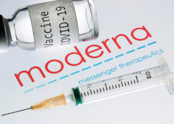Moderna COVID vaccine may cause side effects for those with facial fillers