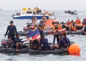Indonesia plane crash: Human reamins found by the Sriwijaya Air rescue operation