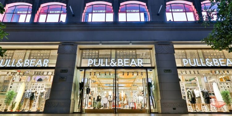 Inditex cierra todas las tiendas de Bershka, Pull&Bear y Stradivarius en China y se vuelca en la Red