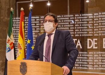 Reabren centros comerciales y hoteles en España