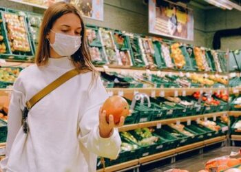 Españoles intensifican el consumo de productos frescos