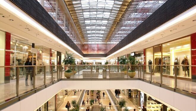 Caen a 34% visitas a los centros comerciales en 2020