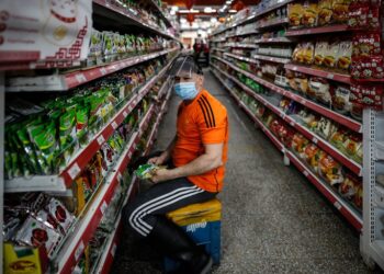 Clausuran y aplican otras sanciones a supermercados chinos