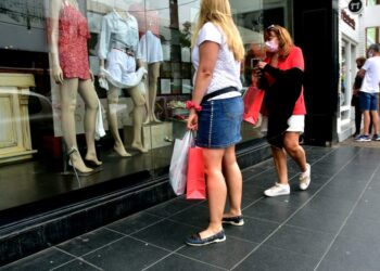 Comerciantes refuerzan medidas de bioseguridad en Argentina