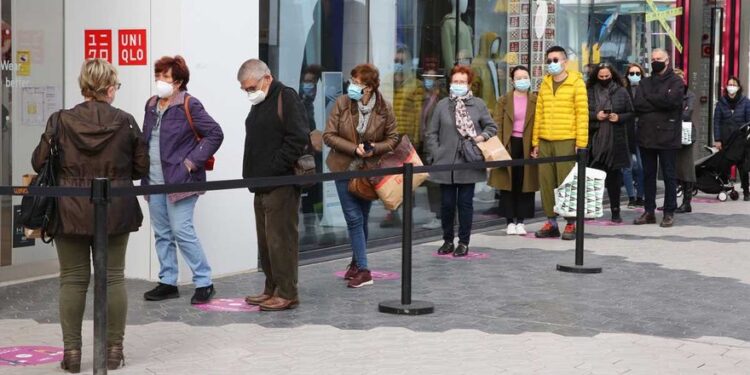 Reaperturan centros comerciales en Europa