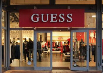 Guess supera la previsión