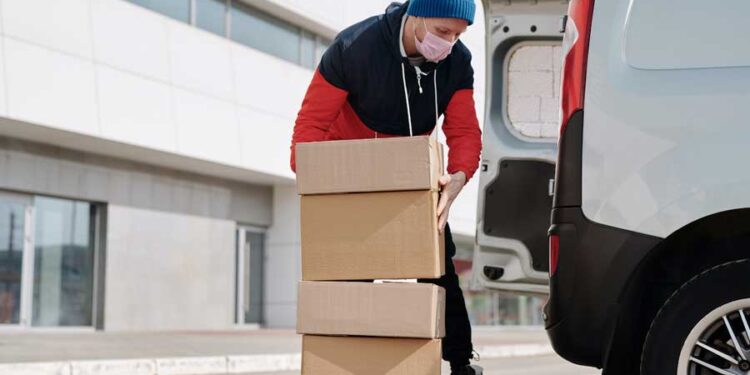 Supply chain: La última milla del paquete, a pie o en bicicleta