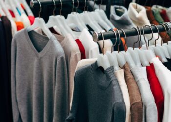 España: Precios de moda se disparan un 3% interanual en marzo