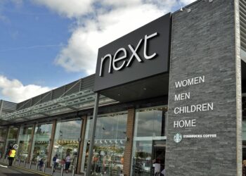 Next eleva sus previsiones