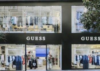 Las ventas de Guess aumentaron un 23.4 % en el cuarto trimestre