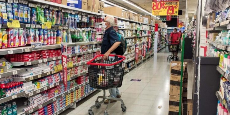 Los supermercados vendieron un 4,2% más en enero de 2022 en Argentina