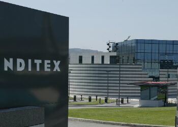 Inditex cae en bolsa por su alta exposición en Rusia y Ucrania