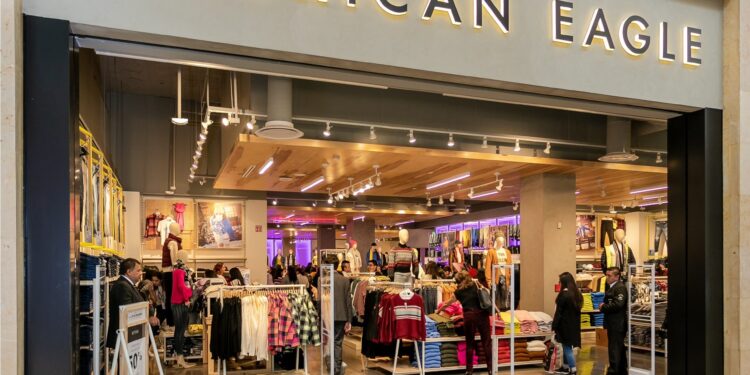 American Eagle Outfitters estanca sus ventas y desploma su beneficio un 81% hasta octubre