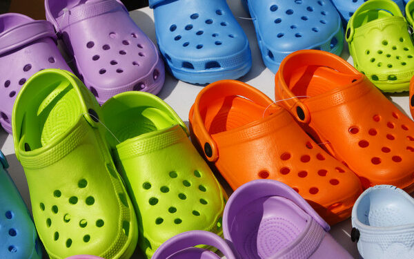 Crocs registra un aumento de ventas del 67 % en 2021