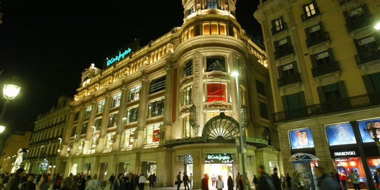 España: El Corte Inglés incluye a Samsung y Under Armour en la planta baja de Portal d’Àngel